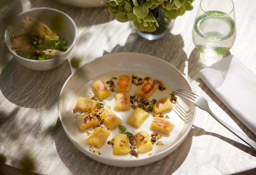 בית מלון כפרי Ikos Odisia