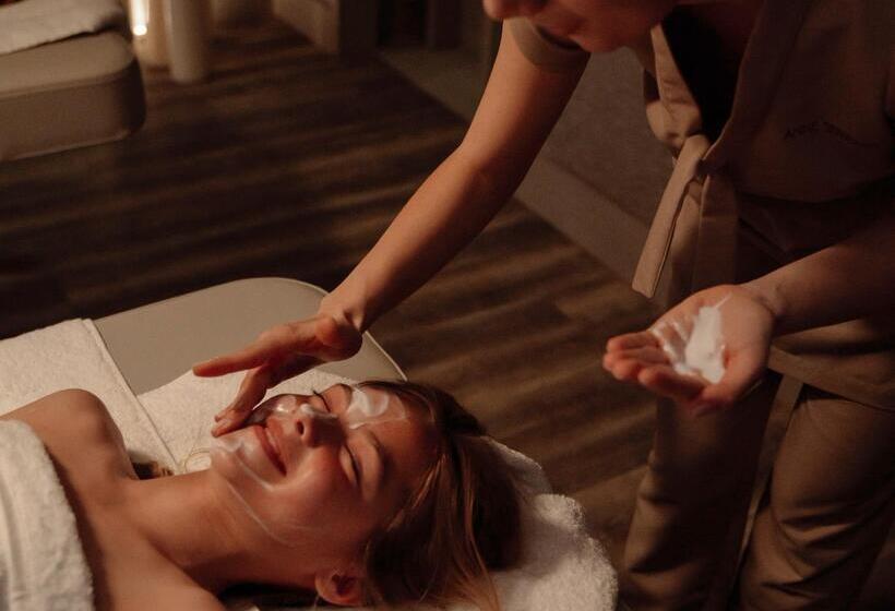 בית מלון כפרי Ikos Odisia