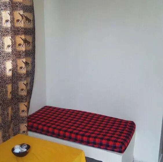 هتل Safari Homestay
