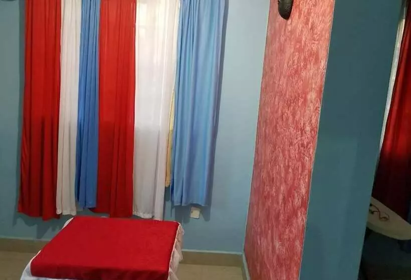 هتل Safari Homestay