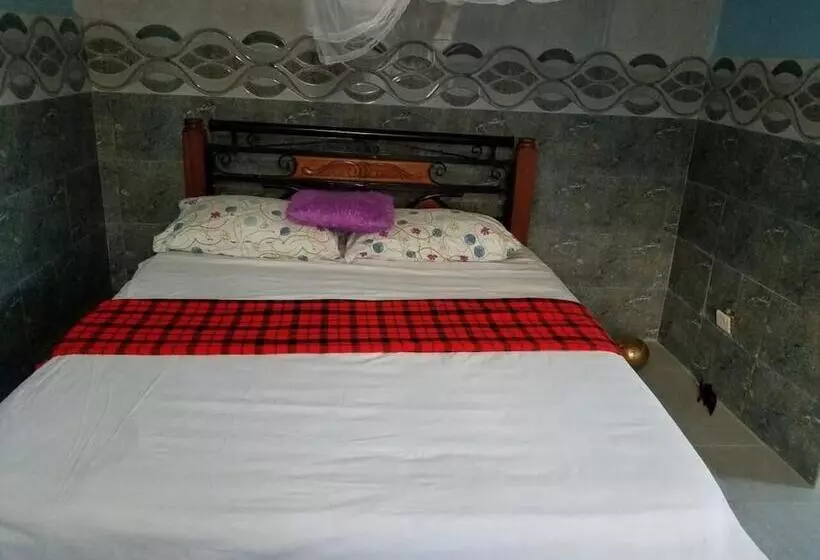 هتل Safari Homestay