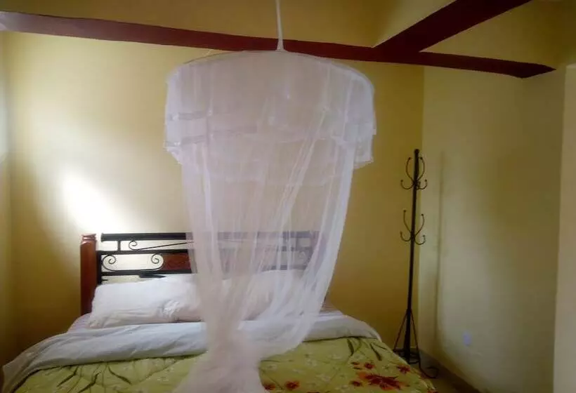 هتل Safari Homestay