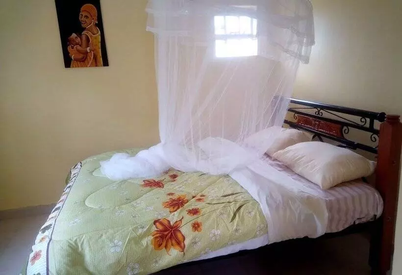 هتل Safari Homestay