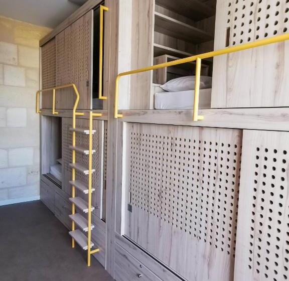 Bloom Hostel Bar & Garden