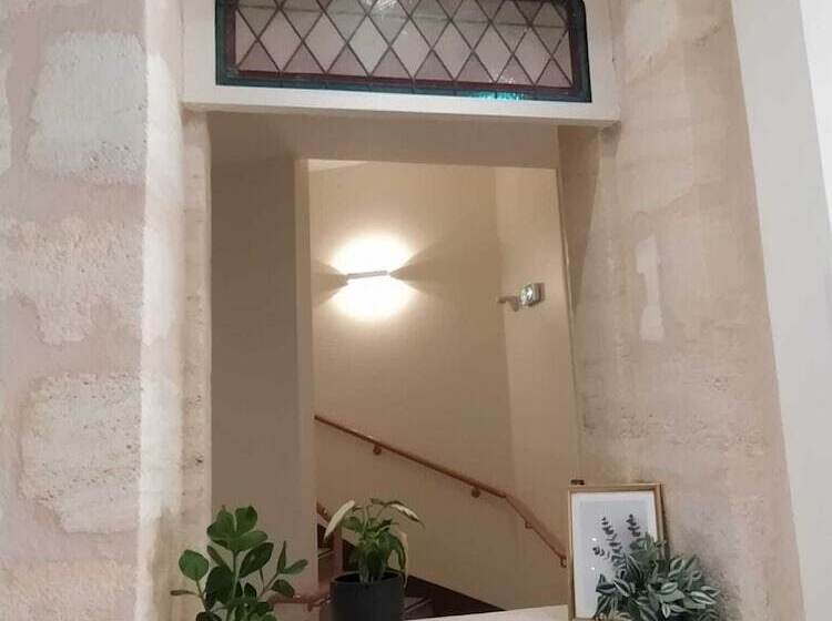 Bloom Hostel Bar & Garden