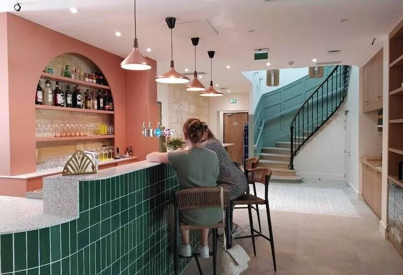 Bloom Hostel Bar & Garden