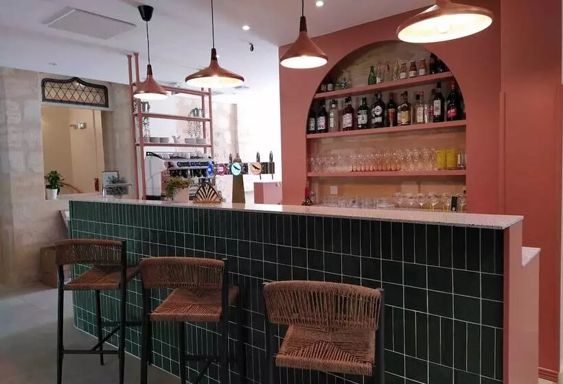 Bloom Hostel Bar & Garden