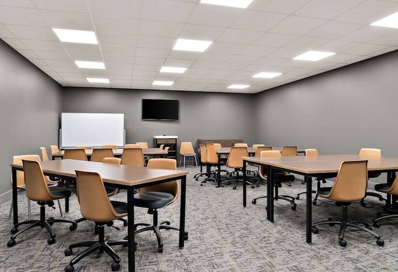 Cityflatshotel   Port Huron, Ascend Hotel Collection