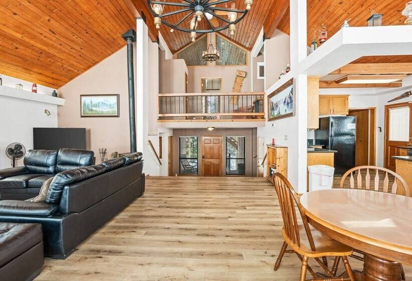 Granite View Lodge   Minutes From Water