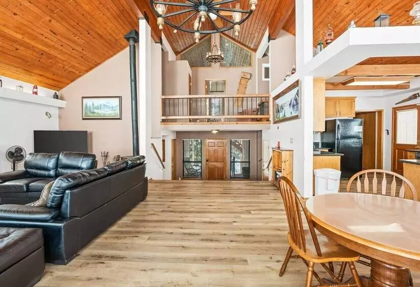 Granite View Lodge   Minutes From Water