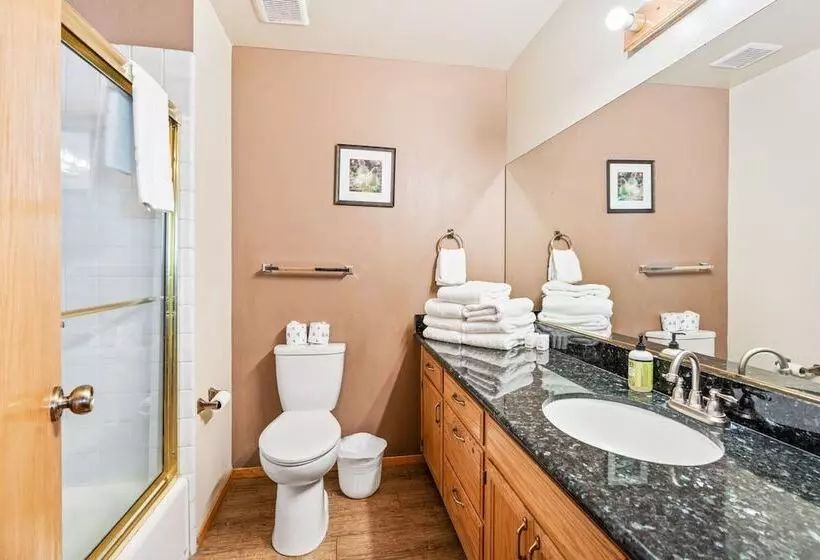 Granite View Lodge   Minutes From Water