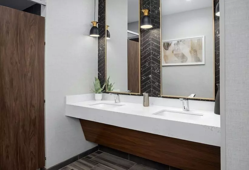 هتل Courtyard By Marriott Bozeman