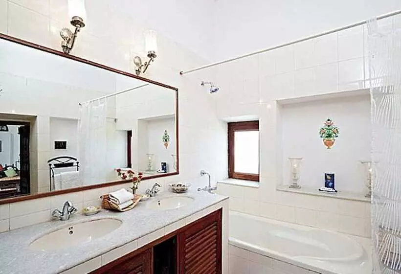 Hotelli Fort Barli   A 16th Century Castle