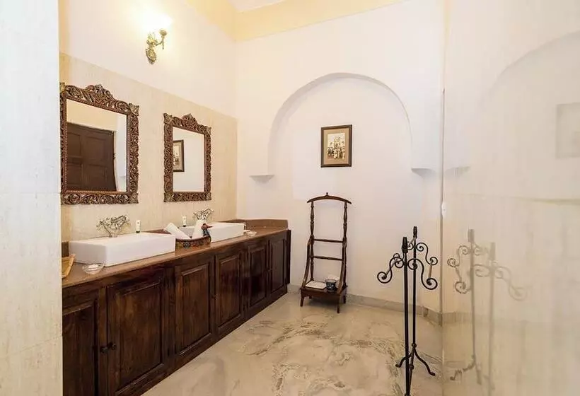 Hotelli Fort Barli   A 16th Century Castle