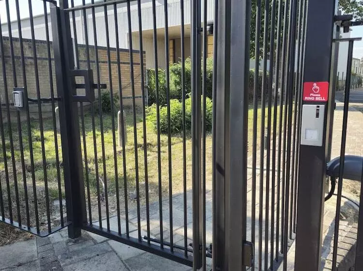 Hotelli Homefield Lodge