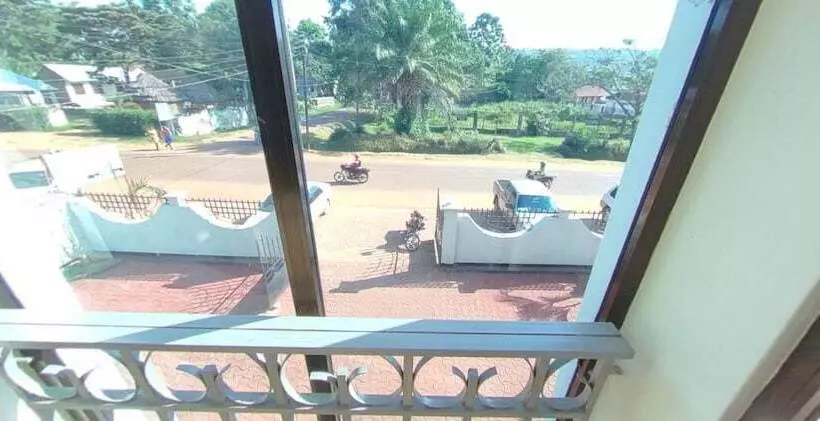 هتل New Coffee Tree