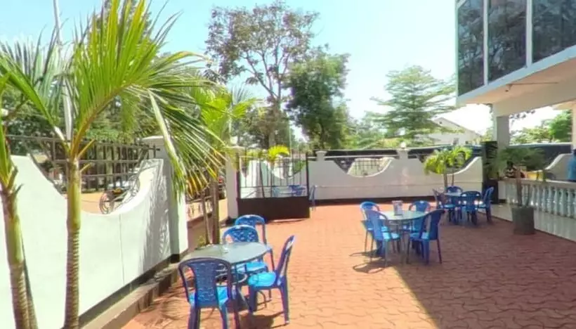 هتل New Coffee Tree