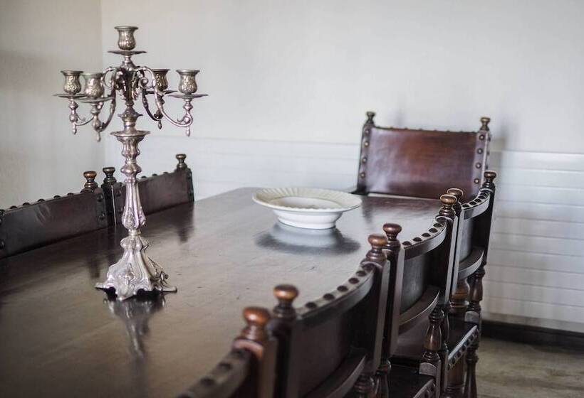 Отель Sonia Rustic Mansion   5bd 30 Sec Walk To Beach