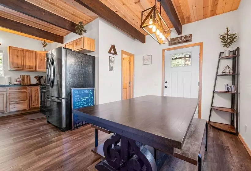 Lakeview Cabin