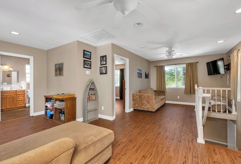 Immersed In Nature! Manzanita Cabin W/hot Tub