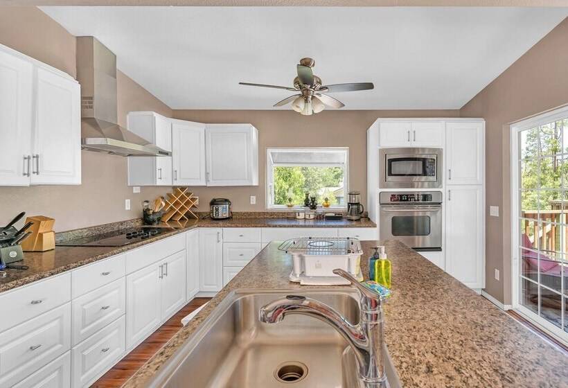 Immersed In Nature! Manzanita Cabin W/hot Tub