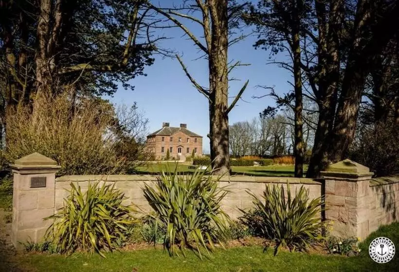 Majatalo Newton Hall Courtyard Rooms