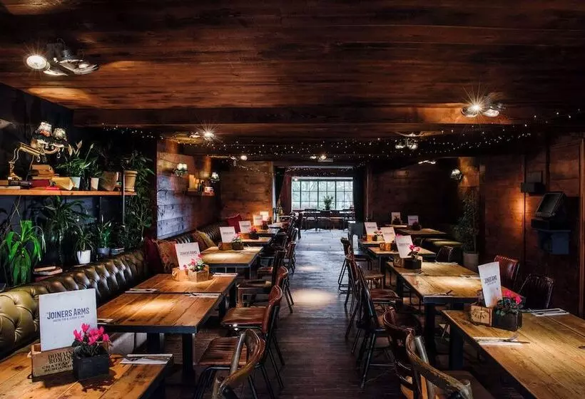 Majatalo Newton Hall Courtyard Rooms