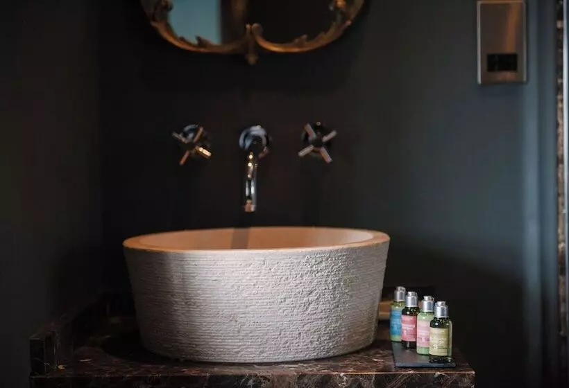 Majatalo Newton Hall Courtyard Rooms