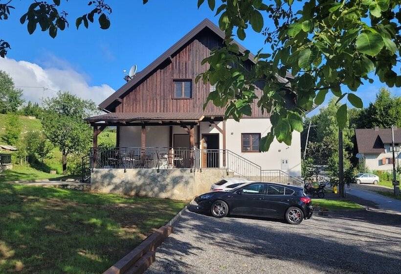 بنسيون Plitvica Villa Prica