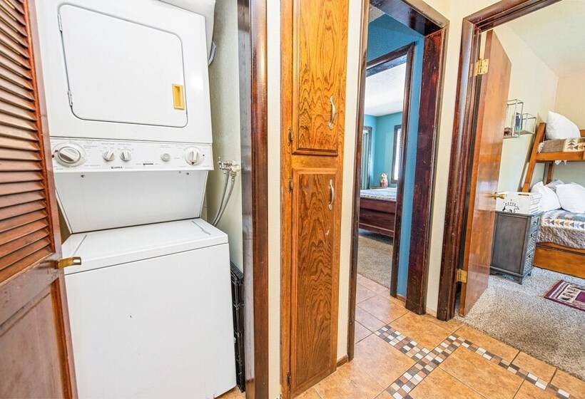 Ponderosa Hill Cabin