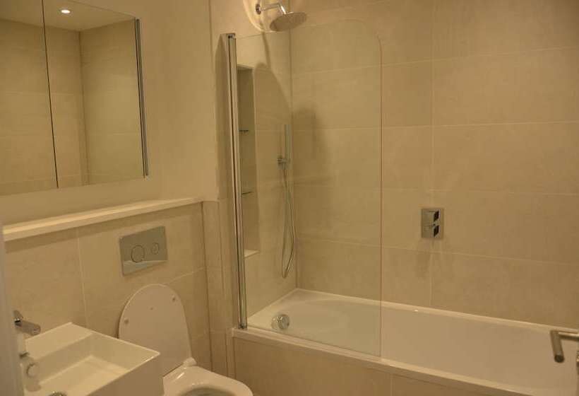 レジデンス Watford House Sleeps 6 Parking Garden