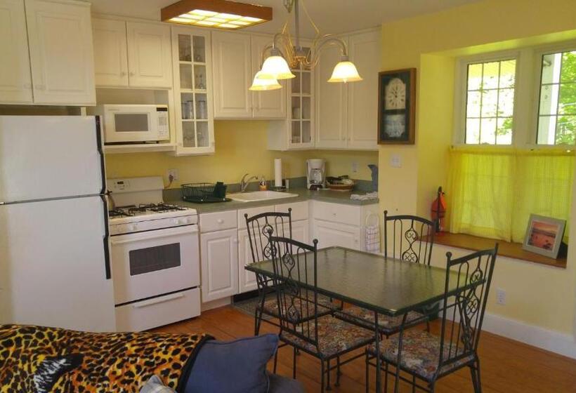 Bed and Breakfast Harpswell Inn