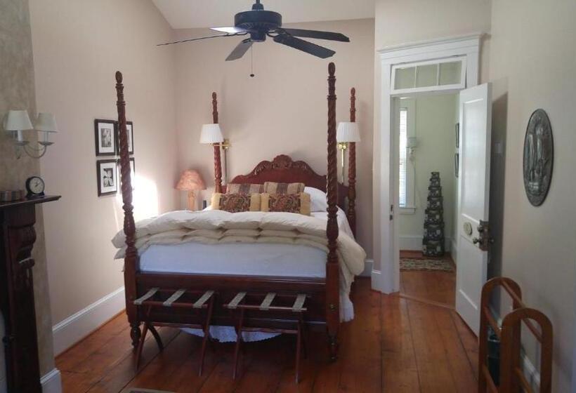 Bed and Breakfast Harpswell Inn