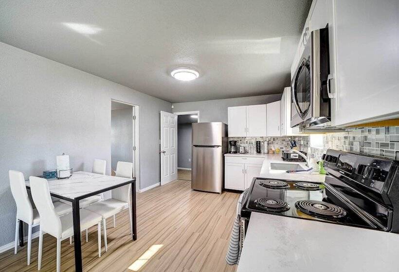 Convenient Tulsa Home   2 Mi To Downtown!