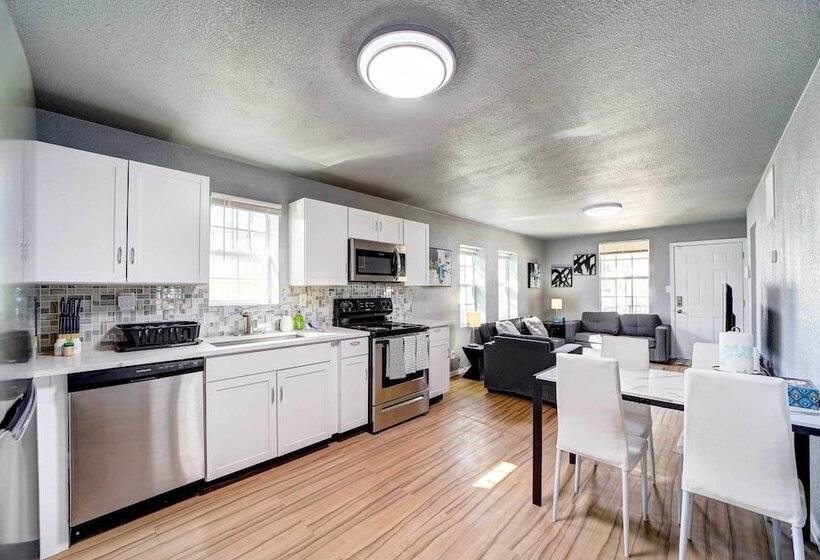 Convenient Tulsa Home   2 Mi To Downtown!