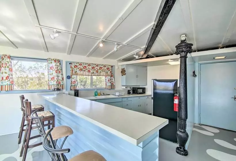 Eccentric Desert Hot Springs Home W/ Patio, Views