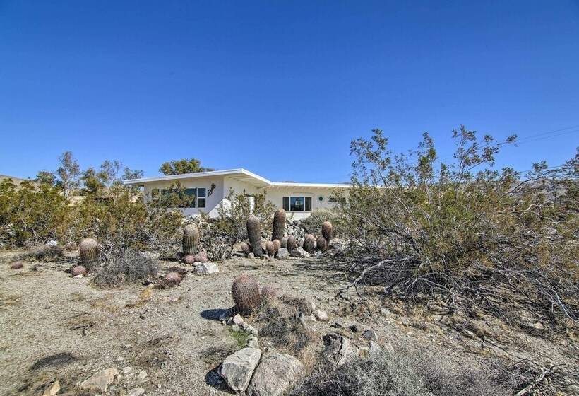 Eccentric Desert Hot Springs Home W/ Patio, Views