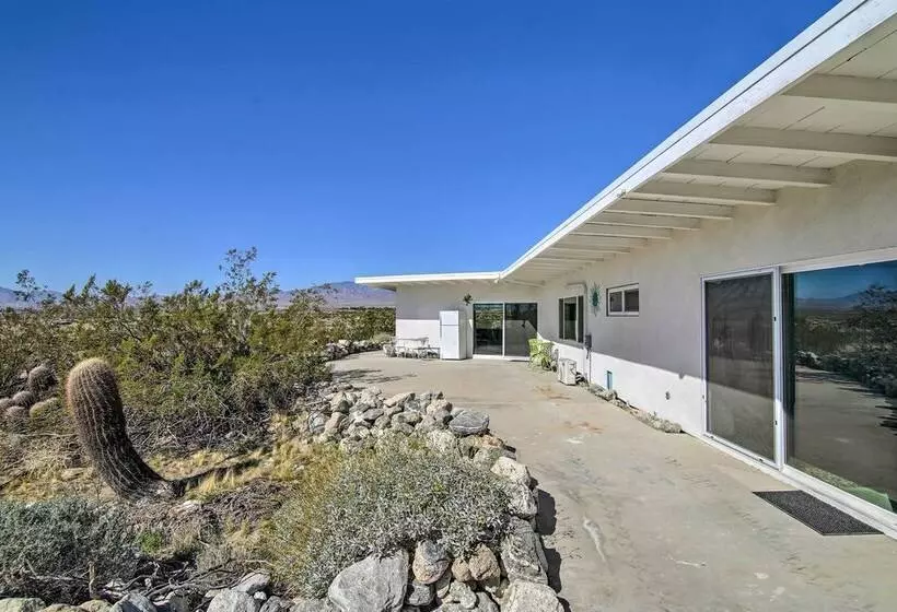 Eccentric Desert Hot Springs Home W/ Patio, Views