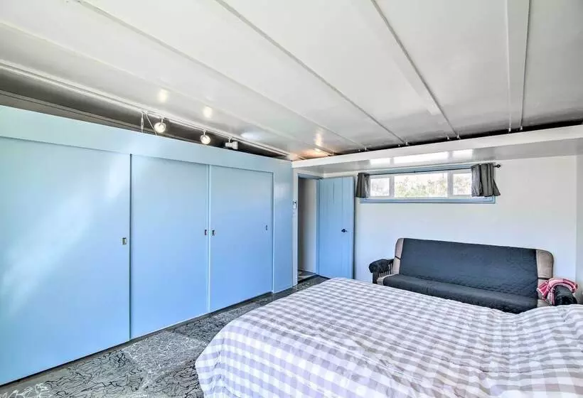 Eccentric Desert Hot Springs Home W/ Patio, Views