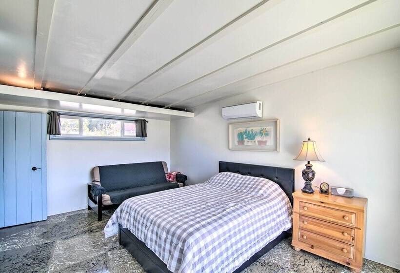 Eccentric Desert Hot Springs Home W/ Patio, Views