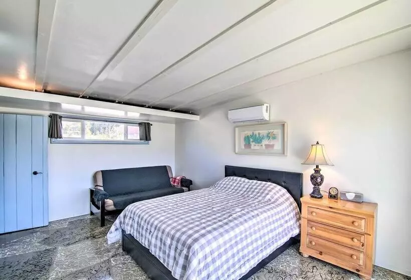 Eccentric Desert Hot Springs Home W/ Patio, Views