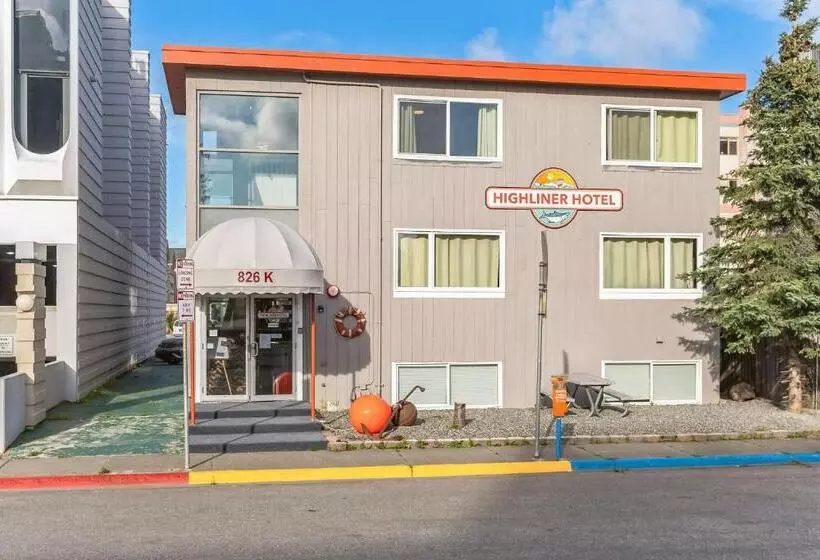 Highliner Hotel   Queen Suites