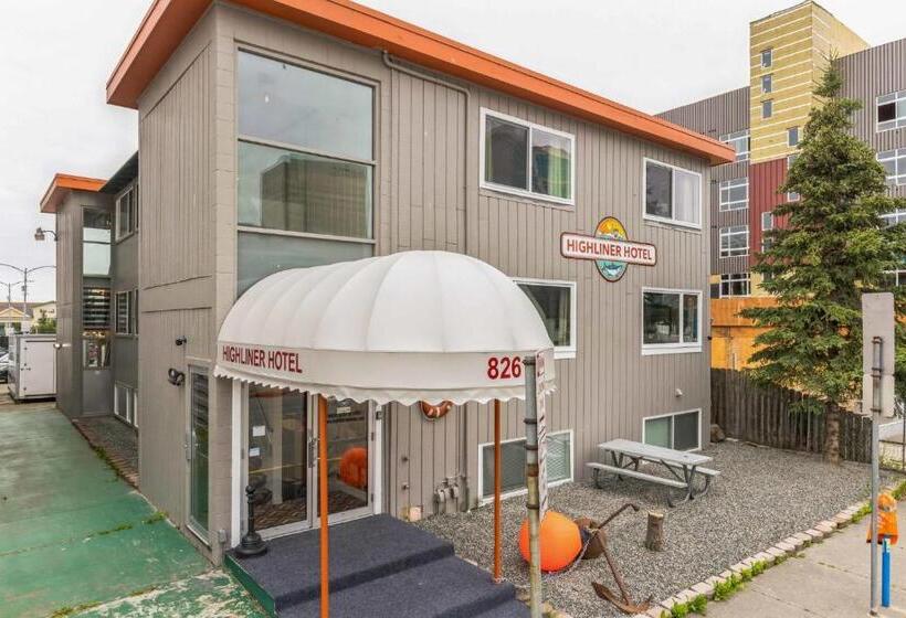 Highliner Hotel   Queen Suites