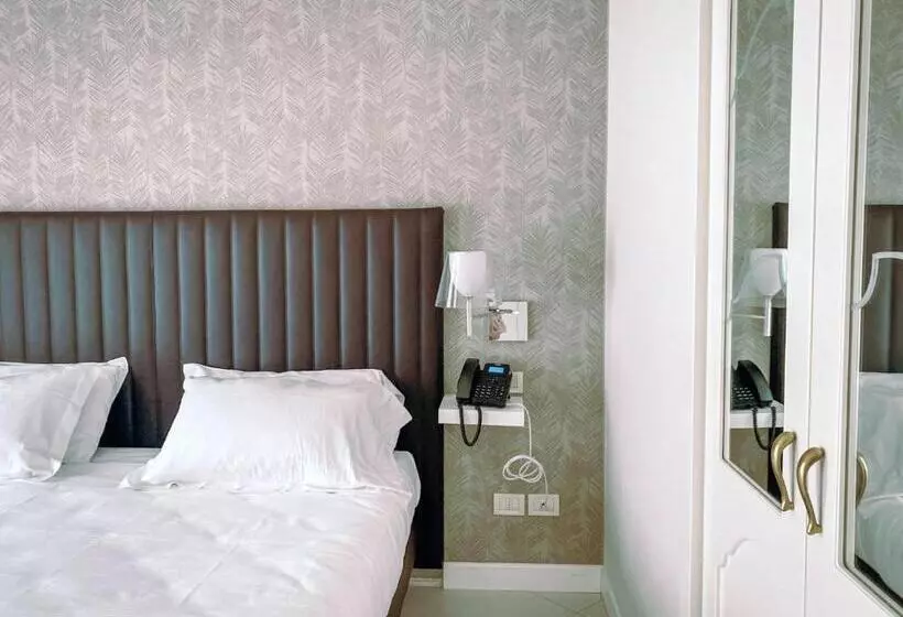 簡易ホテル Palma Mysuite Lago Di Garda