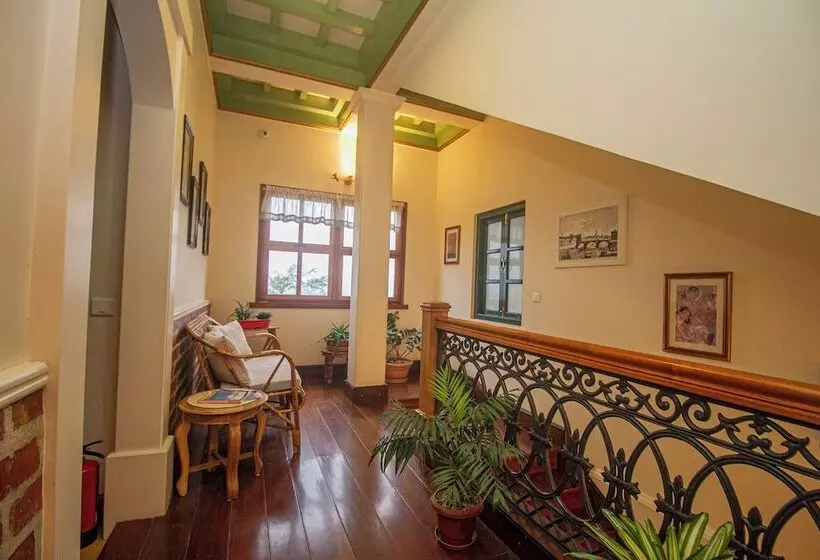 Hotelli Amritara Luxury Villa Tosca