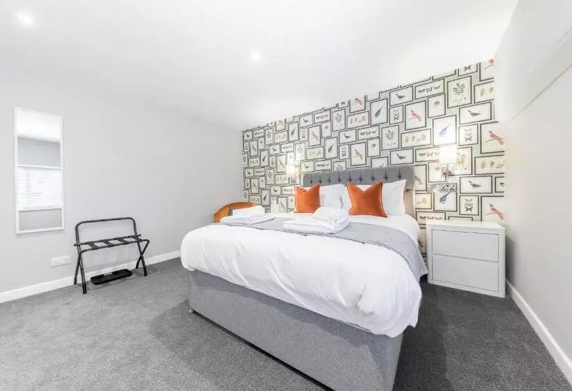 ホテル Chequers Lodge  Dalton In  Furness  Self Check In