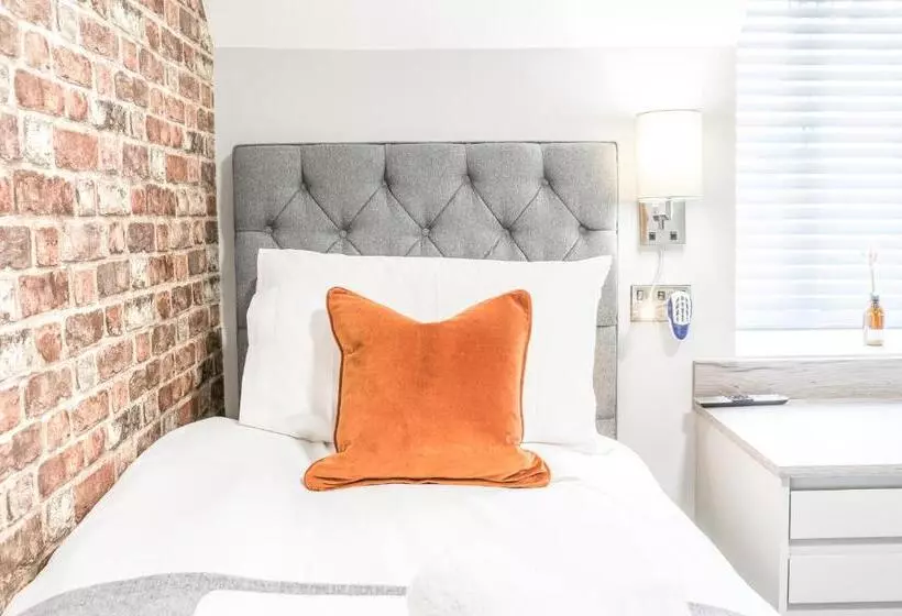 ホテル Chequers Lodge  Dalton In  Furness  Self Check In