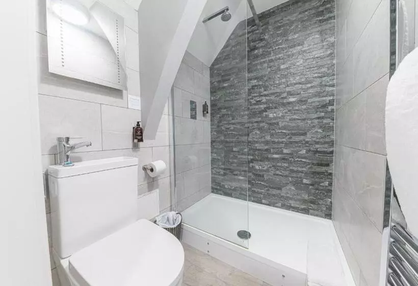 ホテル Chequers Lodge  Dalton In  Furness  Self Check In