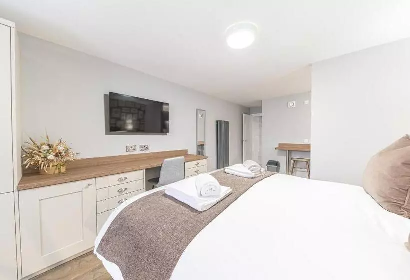 ホテル Chequers Lodge  Dalton In  Furness  Self Check In