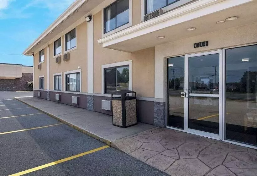 هتل Econo Lodge Portage